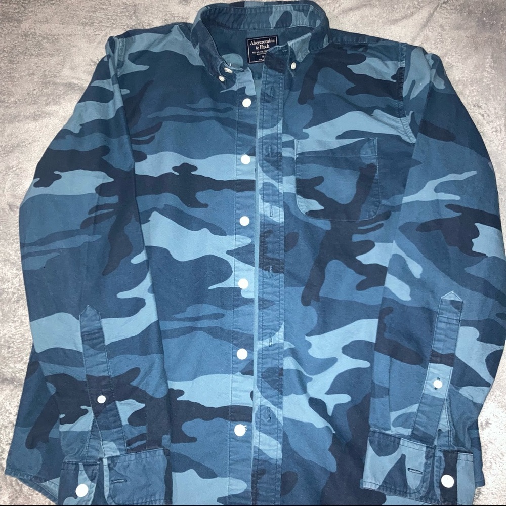 Abercrombie & Fitch button down casual blue camo medium men’s navy shirt ls